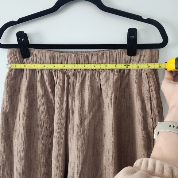 Abercrombie & Fitch Ceinkle High Rise Pants - Picture 7 of 8
